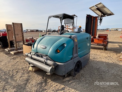 Tennant S30 Ride-On Floor Scrubber