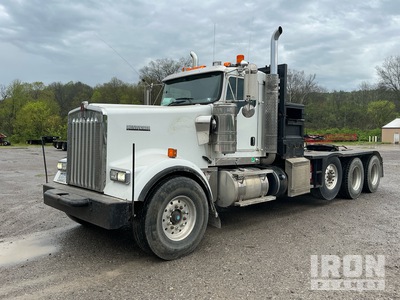 2013 Kenworth W900 8x4 Heavy Haul Tri/A Day Cab Truck Tractor