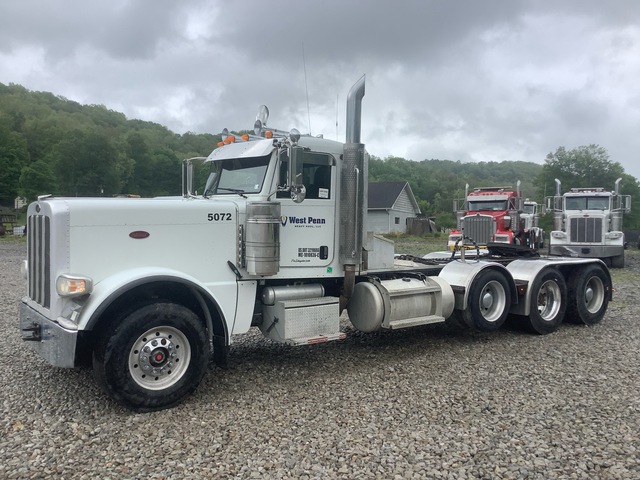 2013 Peterbilt 389 8x4 Heavy Haul Tri/A Day Cab Truck Tractor
