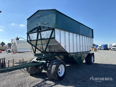1978 Titan 2/Axle Turntable Aluminum Live Bottom Trailer