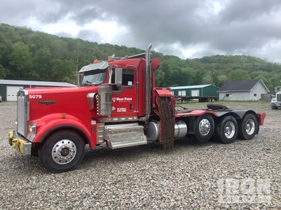 2013 Kenworth W900L 8x4 Heavy Haul Tri/A Day Cab Truck Tractor
