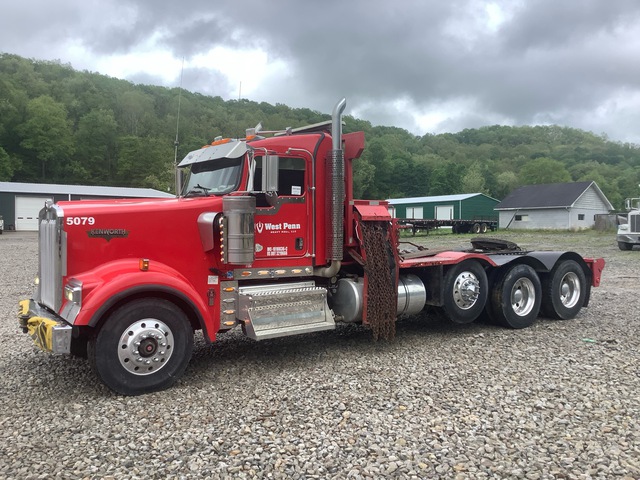 2013 Kenworth W900L 8x4 Heavy Haul Tri/A Day Cab Truck Tractor 2013 Kenworth W900L 8x4 Heavy Haul Tri/A Day Cab Truck Tractor