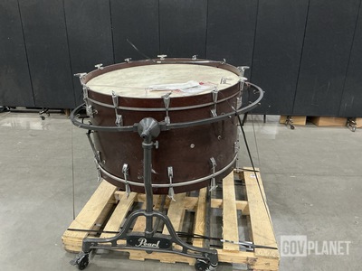 Pearl Bass Drum w/Stand