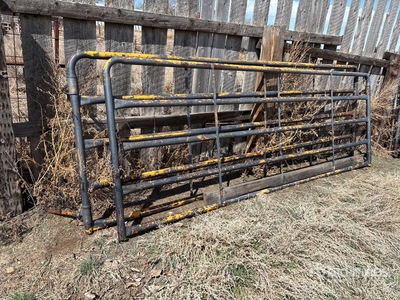 Quantity of (2) 12 ft x 4 ft ゲート