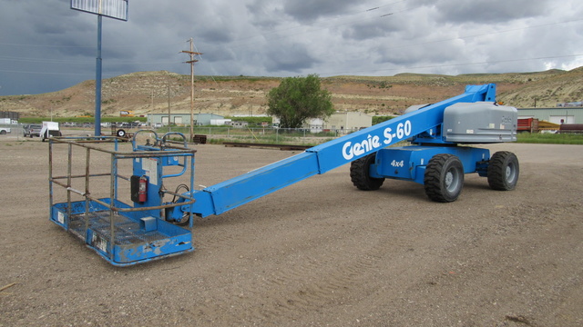 Genie S-60 4WD Dual Fuel Telescopic Boom Lift