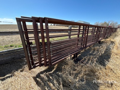 Quantity of (5) Free Standing 24 ft x 66 in パネル