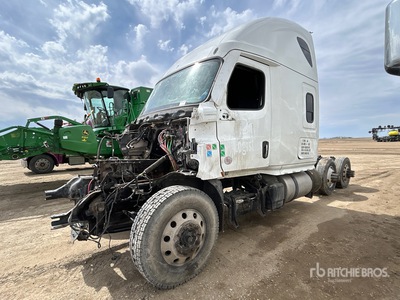 Freightliner Cascadia 113 6x4 T/A Sleeper Truck Tractor (Inoperable)