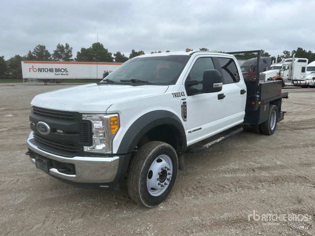 2017 Ford F-550 XL 4x2 Crew Cab Flatbed Truck