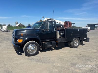 1997 Ford F-800 4x2 Service Truck