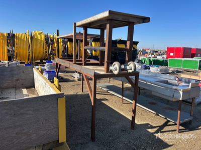 Quantity of (3) 9 ft 8 in ベンチ