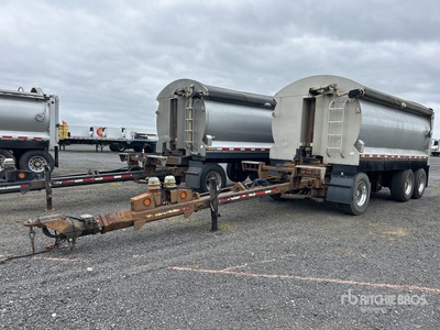 2011 Columbia Tri/A Turntable Remolque volcador con acoplado
