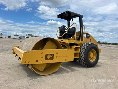 2009 Cat CS-54 Smooth Drum Compactor