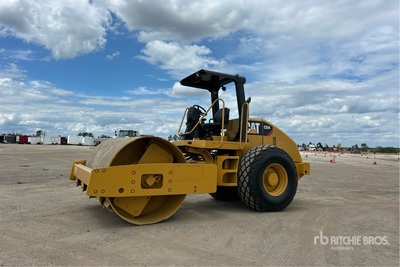 2009 Cat CS-54 Gładka zagęszczarka bębnowa
