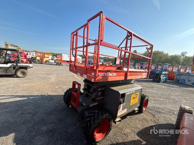 2018 Skyjack SJ6832RT 4x4 Diesel Scissor Lift