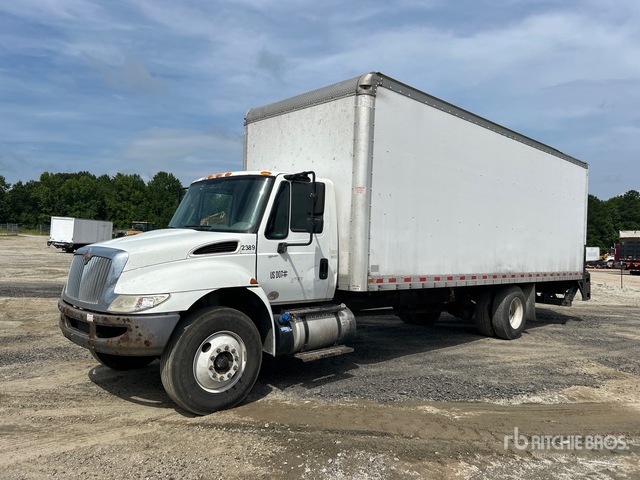 2018 International 4300 SBA 4x2 Van Truck