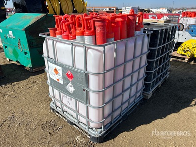 Quantity of (75) Reflective Traffic Delineators ادوات صناعية متنوعة