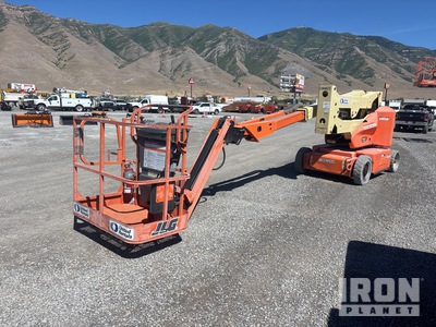 2014 JLG E400AJPN 2WD Articulating Boom Lift