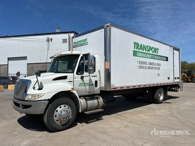 2011 International Durastar 4300 4x2 Camion fourgon
