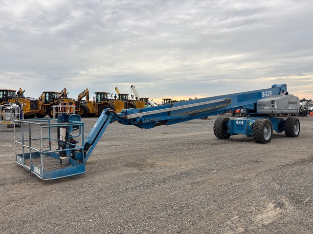2014 Genie S-125 4WD Diesel Telescopic Boom Lift
