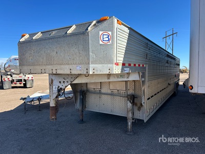 2005 Barrett 34 ft T/A Remolque para ganado