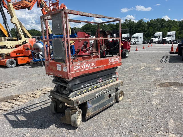 2016 Skyjack SJIII 3219 Electric Scissor Lift
