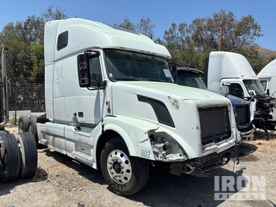 2015 Volvo VNL 6x4 Cabeza Tractora Cabina Dormitorio (Inoperable)