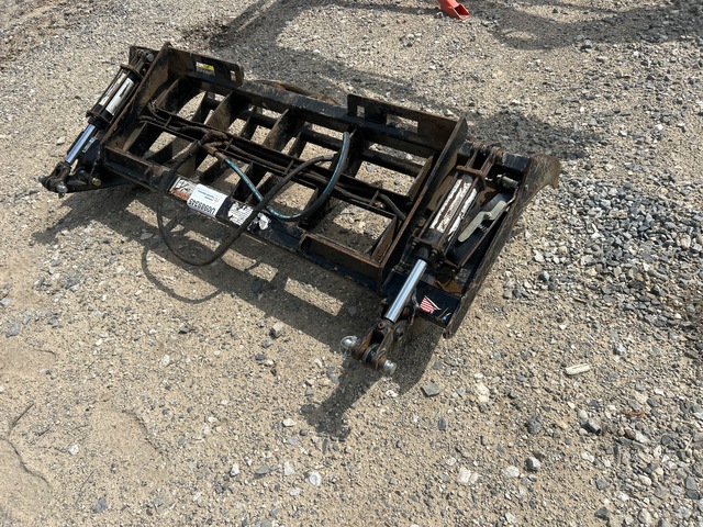 Land Pride SGC0660 62 in Ag-Tractor Grapple (Inoperable)