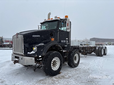 2002 Kenworth T800 Wide Hood 8x4 Twin-Steer Cab & Chassis (Inoperable)