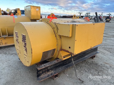 Kato 1030-685361121 800 kW Skid-Mounted Generator End Groupe électrogène