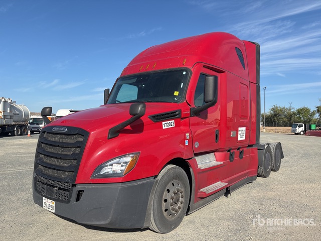 2022 Freightliner Cascadia 126 6x4 T/A Sleeper Truck Tractor