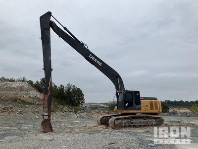 2010 John Deere 270 D Long Reach حفارة بجنزير
