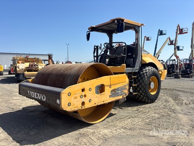 2017 Volvo SD115B Compacteur à tambour lisse