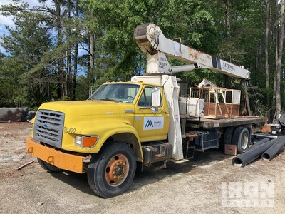 National 500C 30000 lb Straight Boom on 1997 Ford F800 4x2 Boom Truck