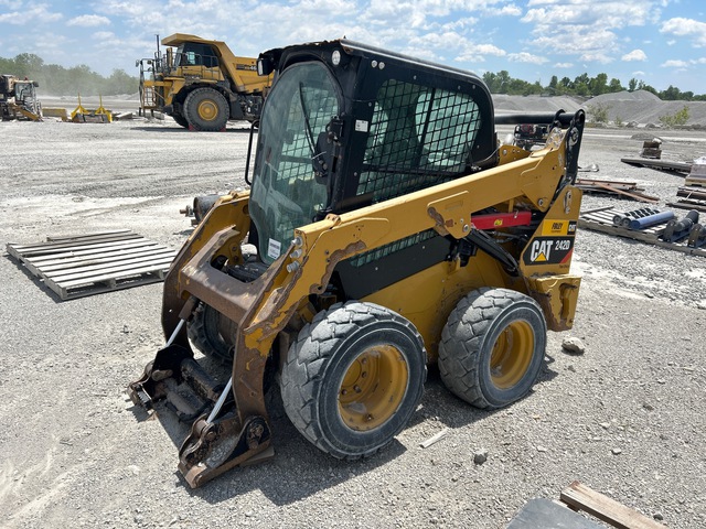 2016 Cat 242D Two-Speed Skid Steer Loader 2016 Cat 242D Two-Speed Skid Steer Loader