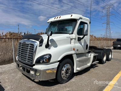 2016 Freightliner Cascadia 125 6x4 T/A Day Cab Truck Tractor
