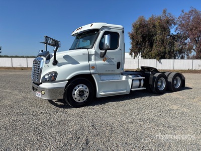 2016 Freightliner Cascadia 125 6x4 Day Cab Truck Tractor