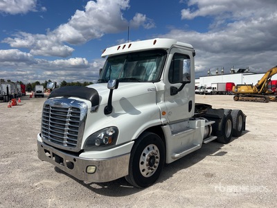 2016 Freightliner Cascadia 125 6x4 T/A Day Cab Truck Tractor