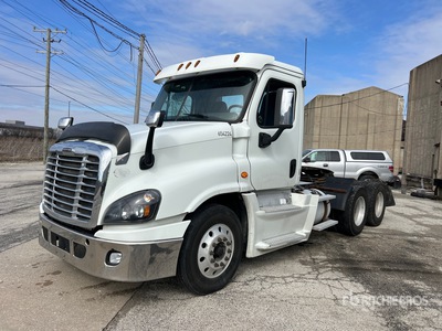 2016 Freightliner Cascadia 125 6x4 T/A Day Cab Truck Tractor