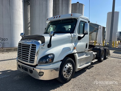 2016 Freightliner Cascadia 125 6x4 T/A Day Cab Truck Tractor