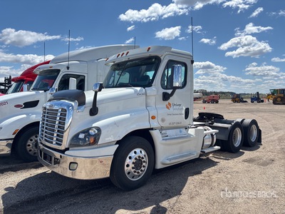 2016 Freightliner Cascadia 125 6x4 T/A Day Cab Truck Tractor