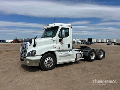 2016 Freightliner Cascadia 125 6x4 T/A Day Cab Truck Tractor