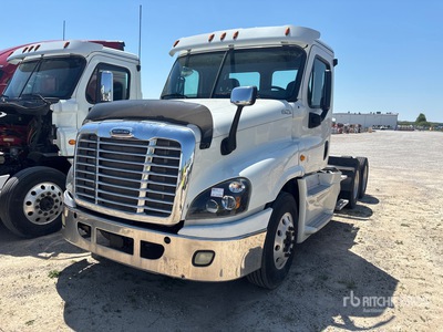 2016 Freightliner Cascadia 125 6x4 تراكتور شاحنة نهارية (ثنائية المحور)