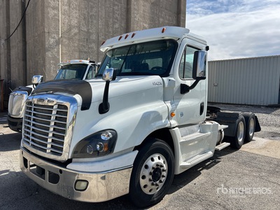 2016 Freightliner Cascadia 125 6x4 T/A Day Cab Truck Tractor
