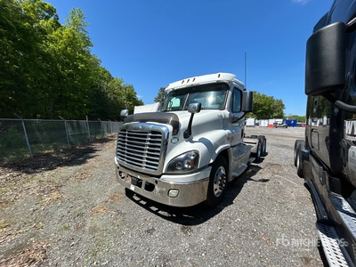 2016 Freightliner Cascadia 125 6x4 Ciągnik siodłowy T/A z kabiną dzienną