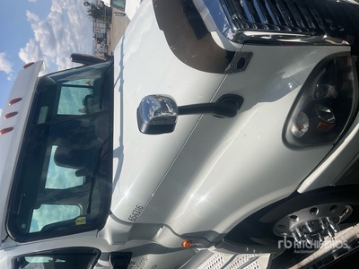 2016 Freightliner Cascadia 125 6x4 T/A Day Cab Truck Tractor