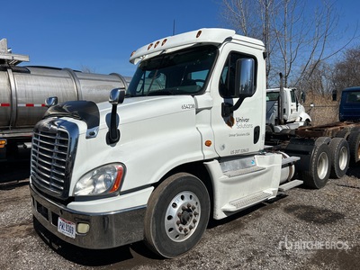 2016 Freightliner Cascadia 125 6x4 T/A Day Cab Truck Tractor