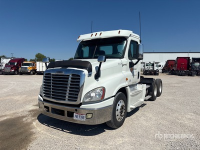 2016 Freightliner Cascadia 125 6x4 T/A Day Cab Truck Tractor