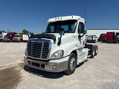 2016 Freightliner Cascadia 125 6x4 تراكتور شاحنة نهارية (ثنائية المحور)