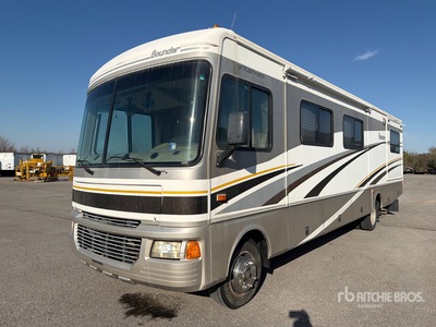 2005 Fleetwood Bounder Motor Home