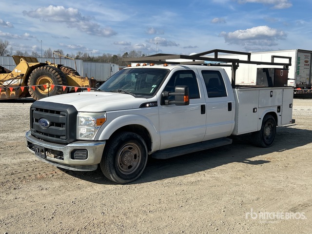 2014 Ford F-350 4x2 Crew Cab Utility Truck